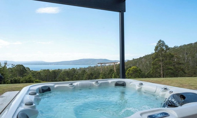 Lower Snug House | Ocean views, spacious & private, hot hub