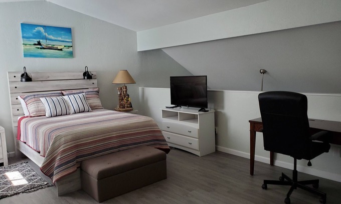 Vilano Beach House | Ocean Villa at Vilano beach - Fall Discounts: Book 4 nights, get 2 free