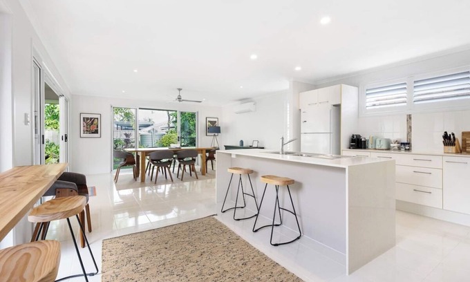 Mooloolaba House | OCEAN55- Mooloolaba Holiday Home