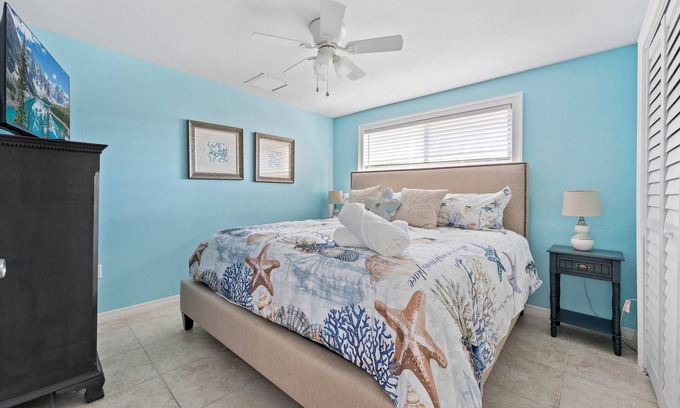Holmes Beach Cottage | Ocean72, 2-bedroom cottage in Holmes Beach with Pool and Spa