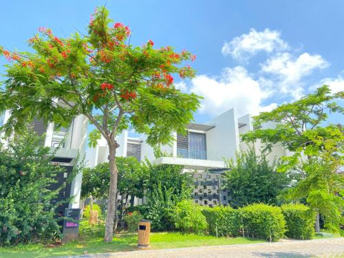 Long Hai Villa | Oceanami Villas & Beach Club Long Hai at 1, 3, 4 Bedroom & 5, 6 Bedroom Beachfront private pool