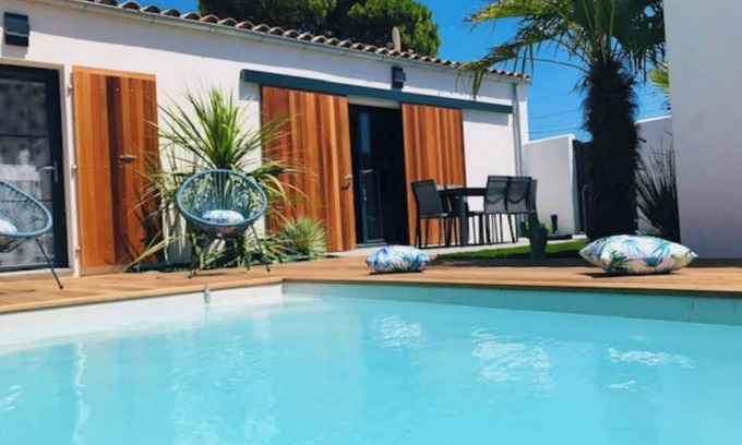 Saint-Georges-d'Oleron Villa | "øcéane, villa near beach with heated pool