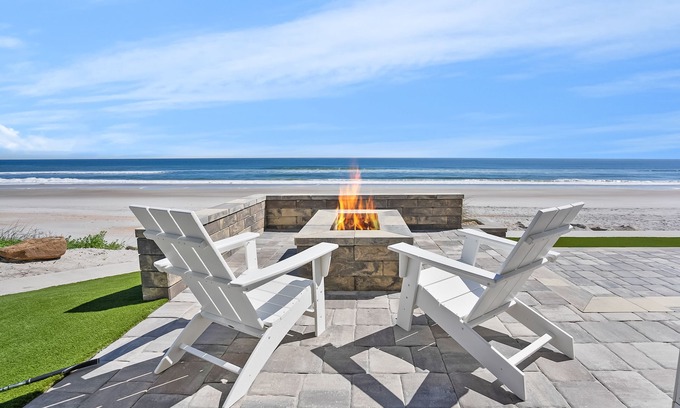 South Ponte Vedra Beach House | Oceanfront! 2 Primary Suites - Secluded Beach - St. Augustine Nights of Lights!