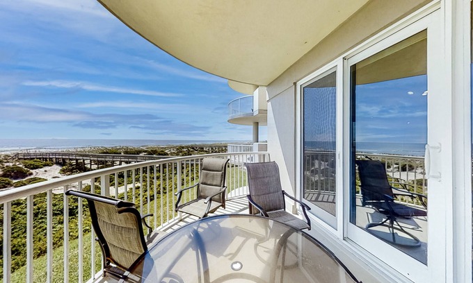 Amelia City Condo | Oceanfront, 2nd-Floor Condo with Balcony, HDTVs, WiFi, AC & Shared Pool
