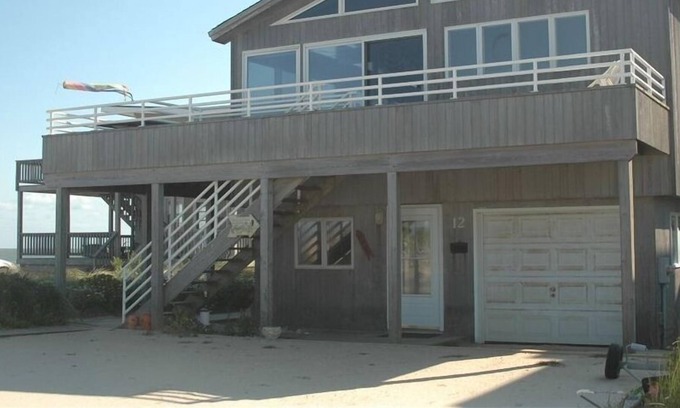 Harvey Cedars House | Oceanfront 3 Bedroom! ** Great Rates**