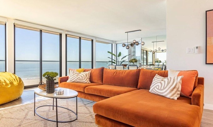 Sand Section House | Oceanfront 4 Bdrm on The Strand, Manhattan Beach