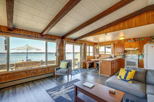 Birch Bay House | Oceanfront Beauty