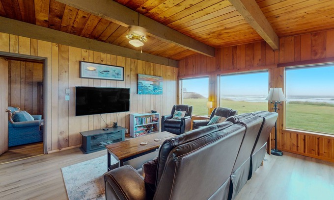 Yachats House | Oceanfront, Dog-Friendly Home with Fireplace, Ocean View, Beach Access & WiFi