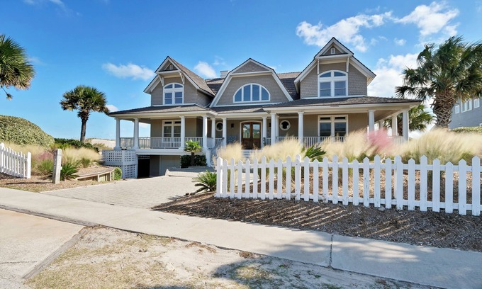 East Beach House | Oceanfront, East Beach, Occupancy 12, Four Bedroom Home