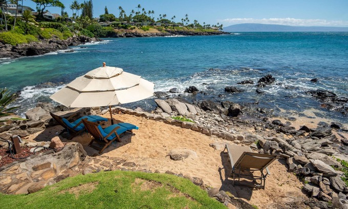 Napili House | Oceanfront, hot tub, pool, sauna, perfect location!