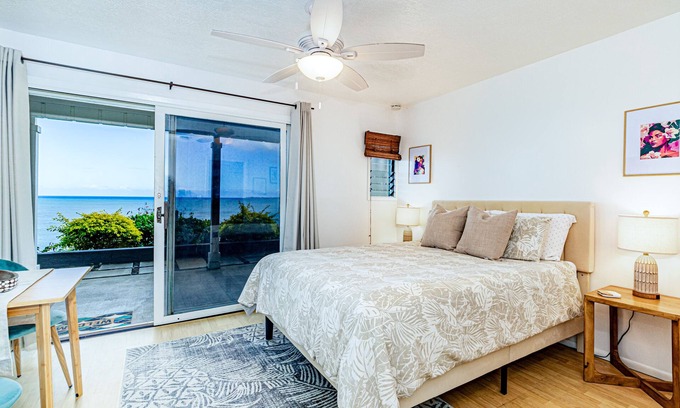 Kapoho Bed & Breakfast | Oceanfront in Hilo Hale Kai Suites Heritage Room - Queen Bed, Private Bath