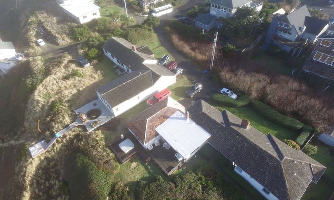 Newport House | Oceanfront ~ Newport Whale Watch ~ Single Story Home ~ W/Hot Tub!