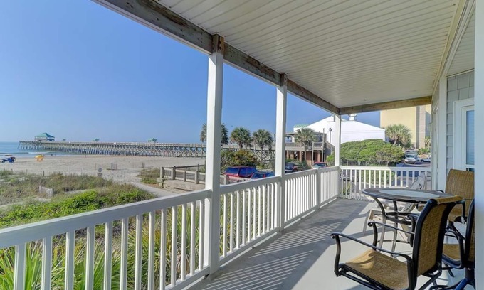 Folly Beach Condo | Oceanfront Private Balcony & Easy Walk to Dntn Folly Beach