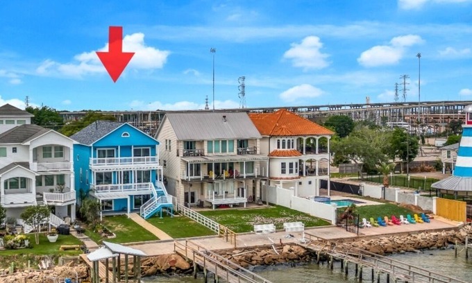 Clear Lake Shores House | Oceanfront Retreat -Steps from Kemah Boardwalk! Last Minute Deals 832 628 7869!