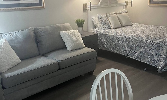 Hampton Condo | OCEANFRONT steps to the beach, private balcony w/fantastic views! Book now