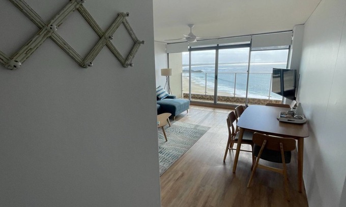 Forster Apartment | Oceanic 28 - On The Beach!