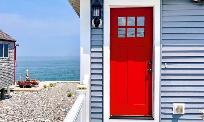 Scituate House | Oceanside - 4 Bedroom Family-Friendly Oceanfront Home