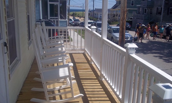 Ocean Park Apartment | Oceanview 3 bedrooms apt ! 5th house from the beach