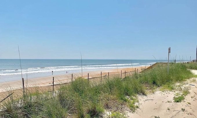 Ormond-by-the-Sea Condo | Oceanview Across From The Beach