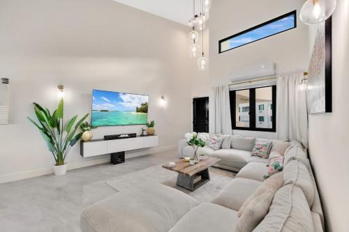 Mameyes II Apartment | Oceanview Penthouse 4BR with Golf View