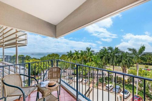 Darwin City Centre Apartment | Oceanview Resort Stay with Pool & Tropical Sunsets
