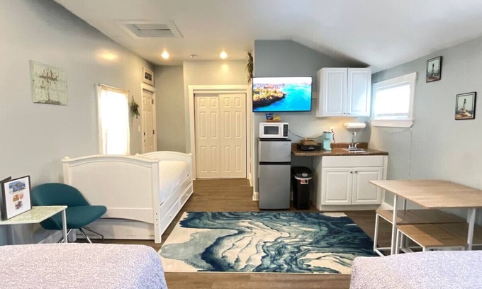 Hampton Apartment | *Oceanview Suite | Hampton Beach | Pet Friendly*