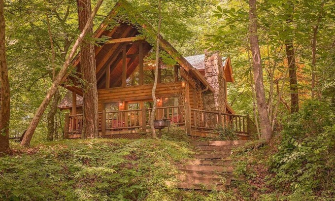 Benton Apartment | Ocoee Cabin | Beautiful Cabin on the River's Edge