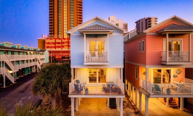 Gulf Shores House | Oct 13-31 Open! Pet-Friendly Stay! Walk to Beach!
