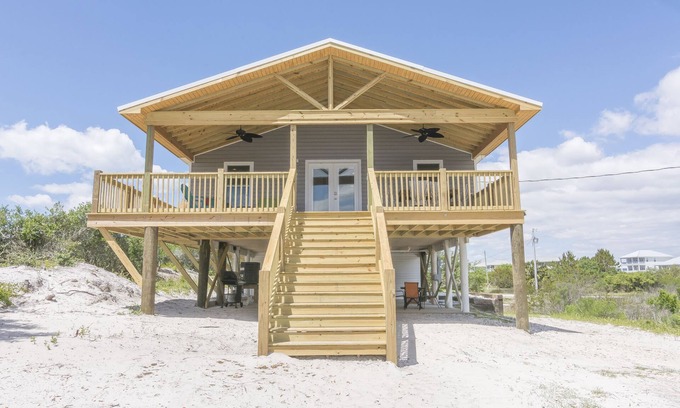 Surf Side Shores House | Oct 19 thru Oct 26 - Fall Discount on Rates Already Applied - ⛱️🏝️☀️🐬