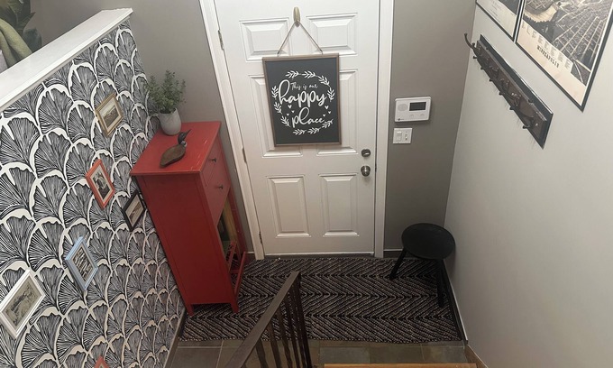 St. Anthony House | Ode to Minnesota, stylish and cozy 3 bedroom house