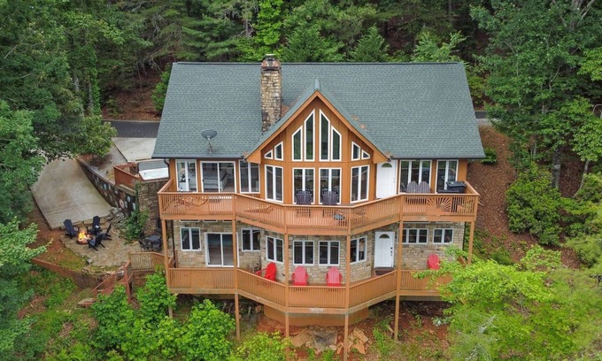 Helen Cabin | Oktoberfest Sale! 2 min to Helen! Fire Pit!