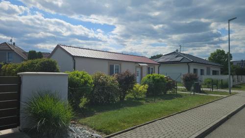 Olsany u Prostejova House | Olšany Home - útulný domek se zahradou a parkováním u Olomouce - house with garden and parking near Olomouc