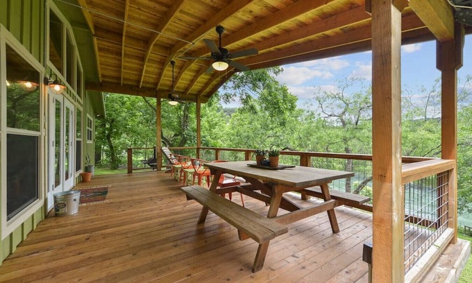 Canyon Lake Cottage | Ol` Greengo on the Horseshoe - Guadalupe Riverfront