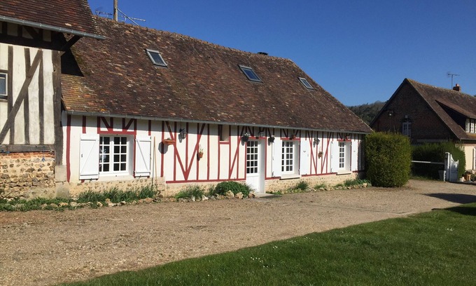 Bernay House | Old Norman farmhouse in the Charentonne valley