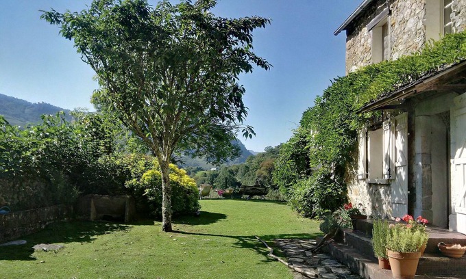 Sainte-Engrace Other | Old Pyrenean Farmhouse in its own fields and woods. 6 adults and 1 child max.