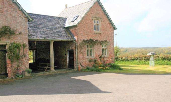 Holsworthy Cottage | Old Stables, Mews or Gamekeeper