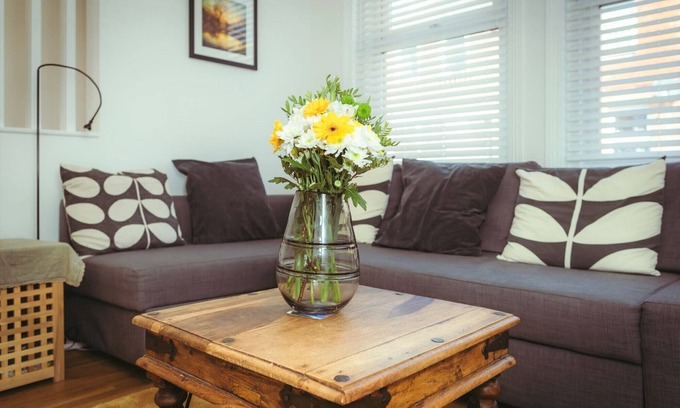 Eastbourne Cottage | Old Town Cottage - cosy cottage hideaway with patio garden
