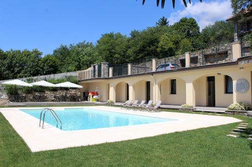 Mergozzo Apartment | Oleandro 1 apartment in Villa Cerutti