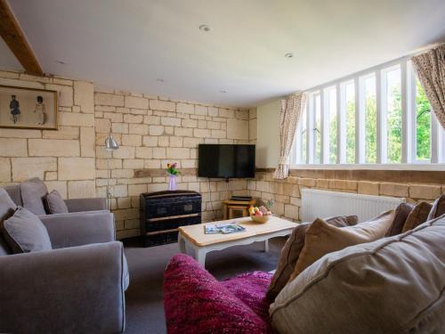 Winchcombe Apartment | Oliver Cromwell