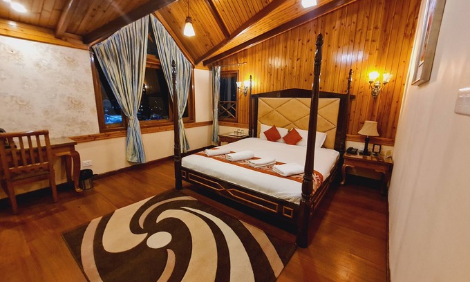 Darjeeling Hotel | Omega Residency