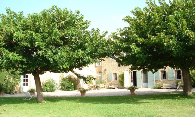 L'Isle-sur-la-Sorgue House | On 2 hectares, air-conditioned Provencal farmhouse in idyllic Provence