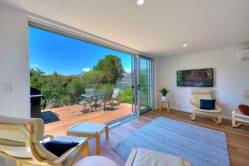 Coles Bay Apartment | On the Beach 2