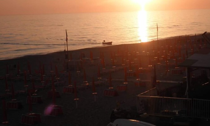 Lavinio Lido di Enea Apartment | On the beach 40 minutes from Rome