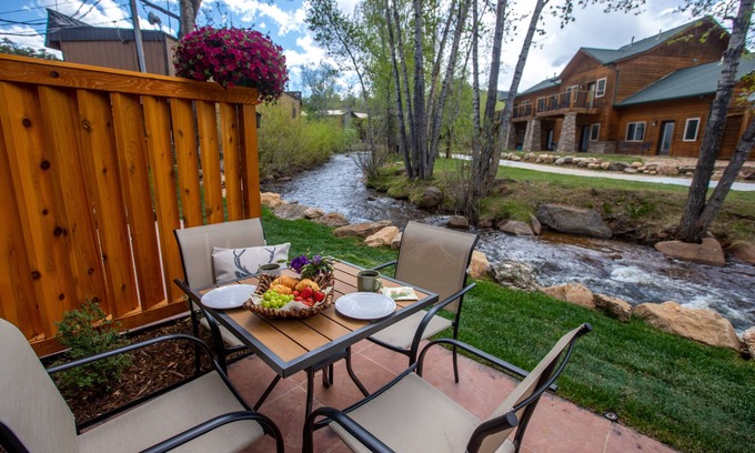 Estes Park Condo | On the River, Downtown Estes Park, Close to RMNP Entrance