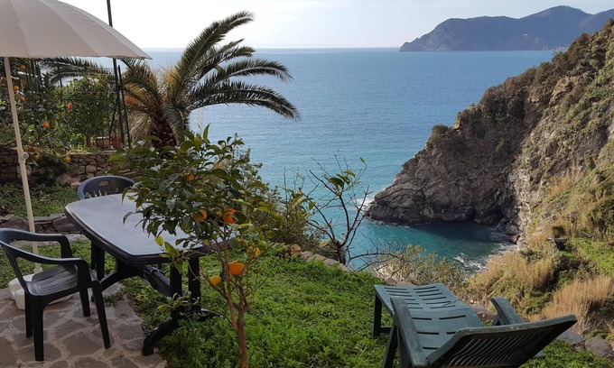 Corniglia Apartment | On the Way to the Marina Apartment with great Sea View
