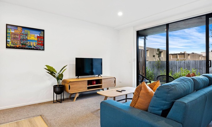 Christchurch City Centre Apartment | One Bedroom City Base with Free Carpark
