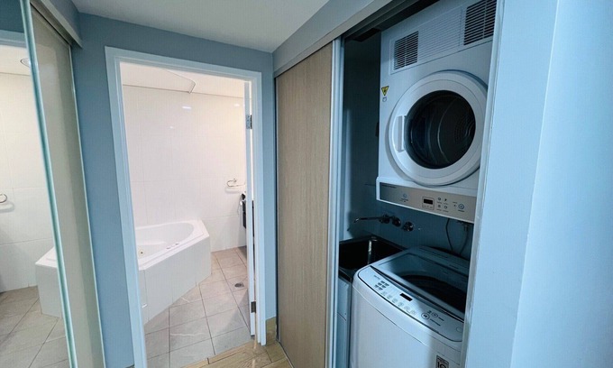 Hamilton Apartment | One Bedroom Deluxe Spa Apartment