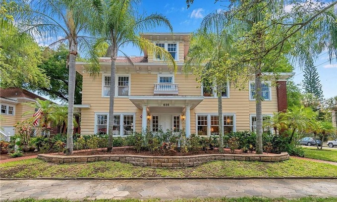 Historic Old Northeast House | ONE Inn for Exclusive Use:10 Rooms, Perfect for Weddings & Events, Near Downtown