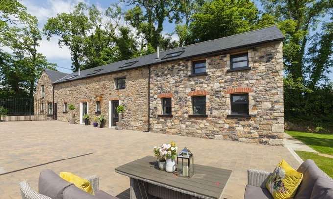 Derbyhaven Cottage | One of two immaculate holiday cottages located together in a rural location in the south of the isla