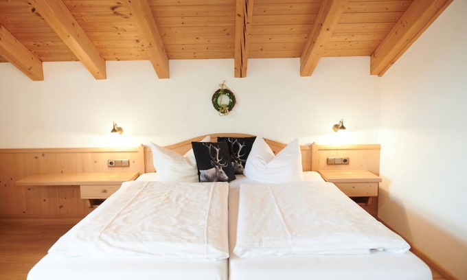 Groissenbach Apartment | One-room apartment 37sqm, sunny south-facing balcony with mountain panorama
